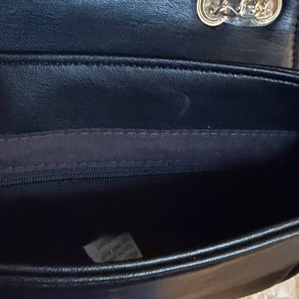 NWT Black Badgley Mischka Quilted Shoulder Bag with Gold Hardware Rare Design - Picture 2 of 7
